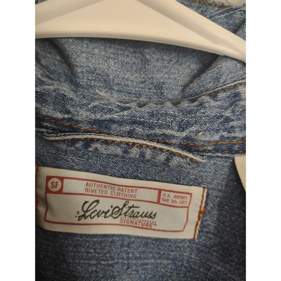 Vintage Levi's Strauss Denim Button Up Shirt Medium Lightly Distressed Casual - Picture 3 of 6